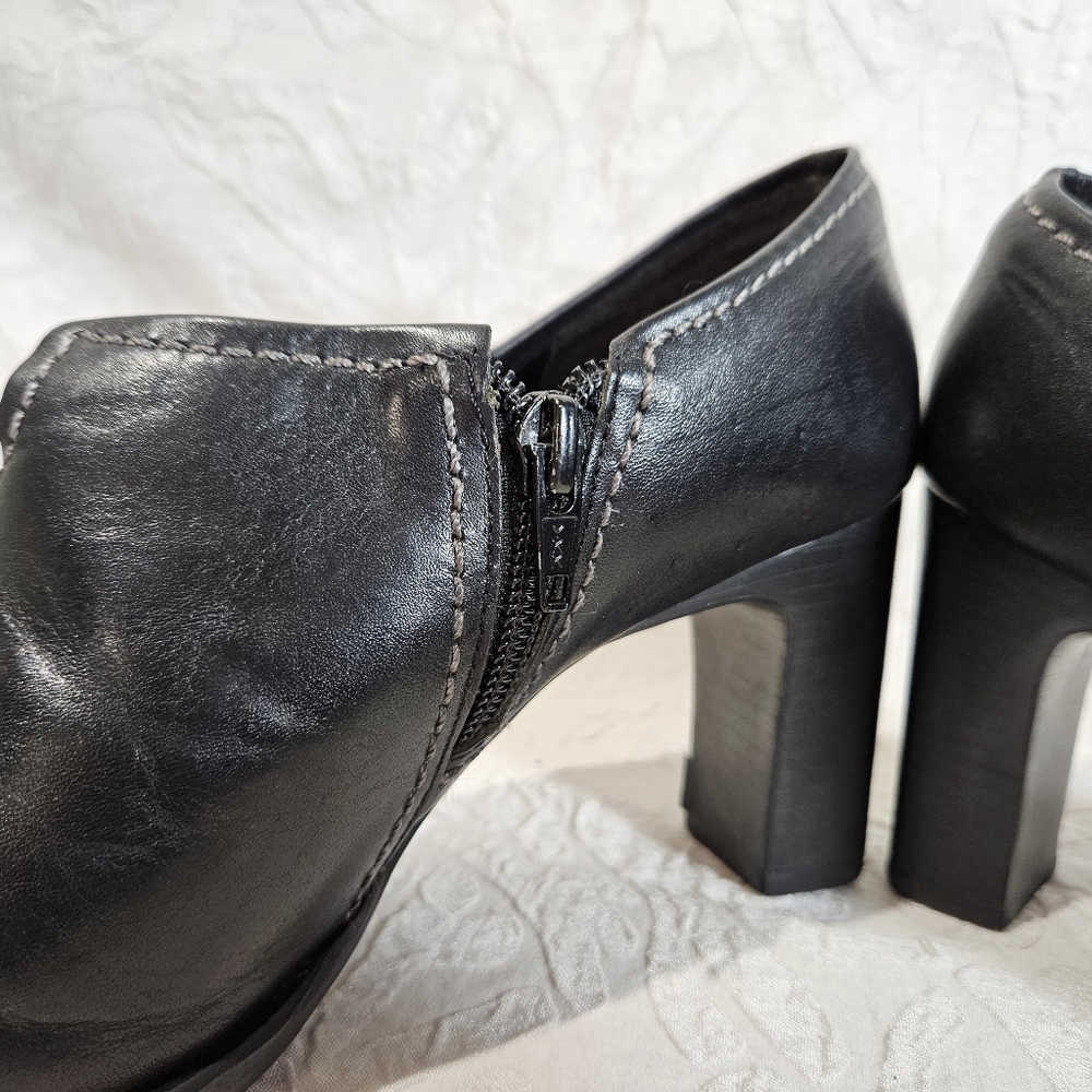 Andiamo Sassy Black Leather Booties - Picture 9 of 14